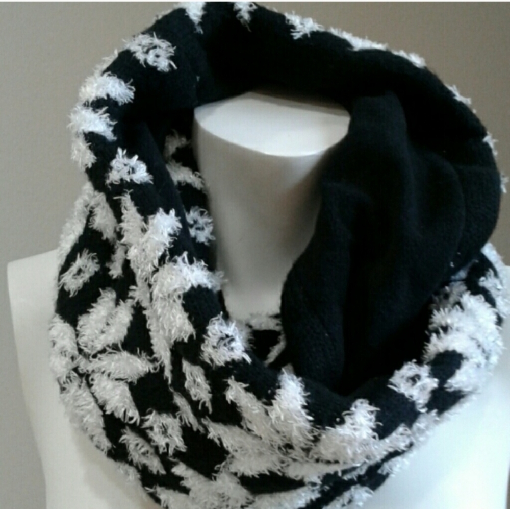 Infinity scarf